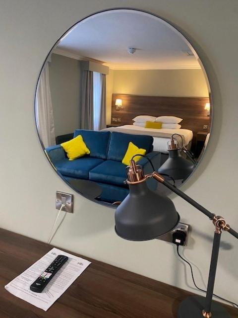 Beaufort Park Hotel Молд Экстерьер фото