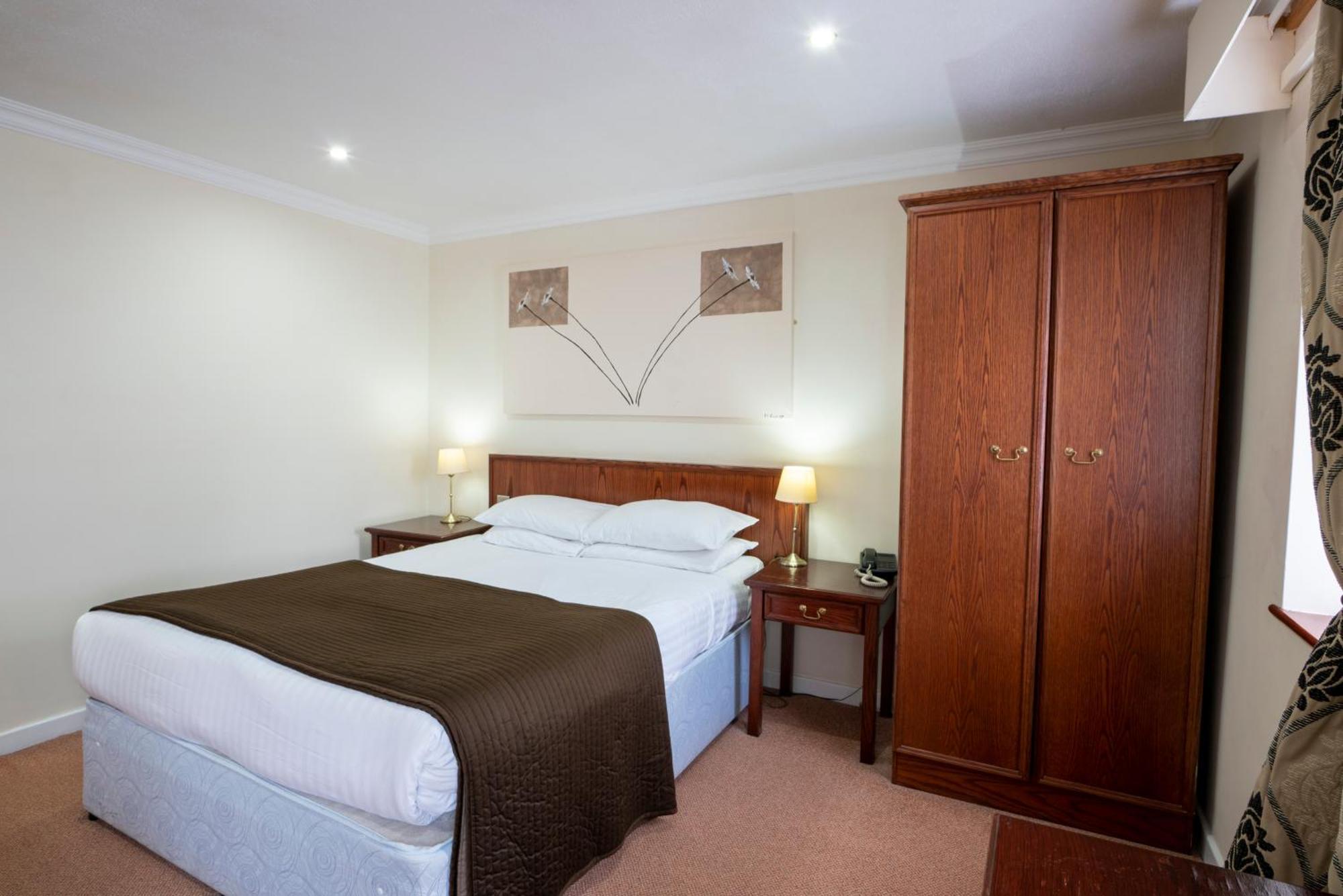 Beaufort Park Hotel Молд Экстерьер фото