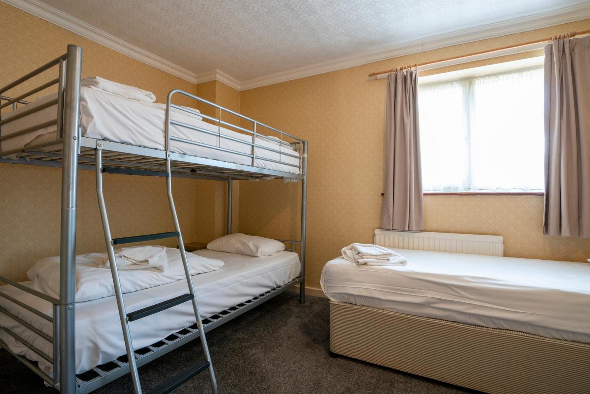 Beaufort Park Hotel Молд Экстерьер фото