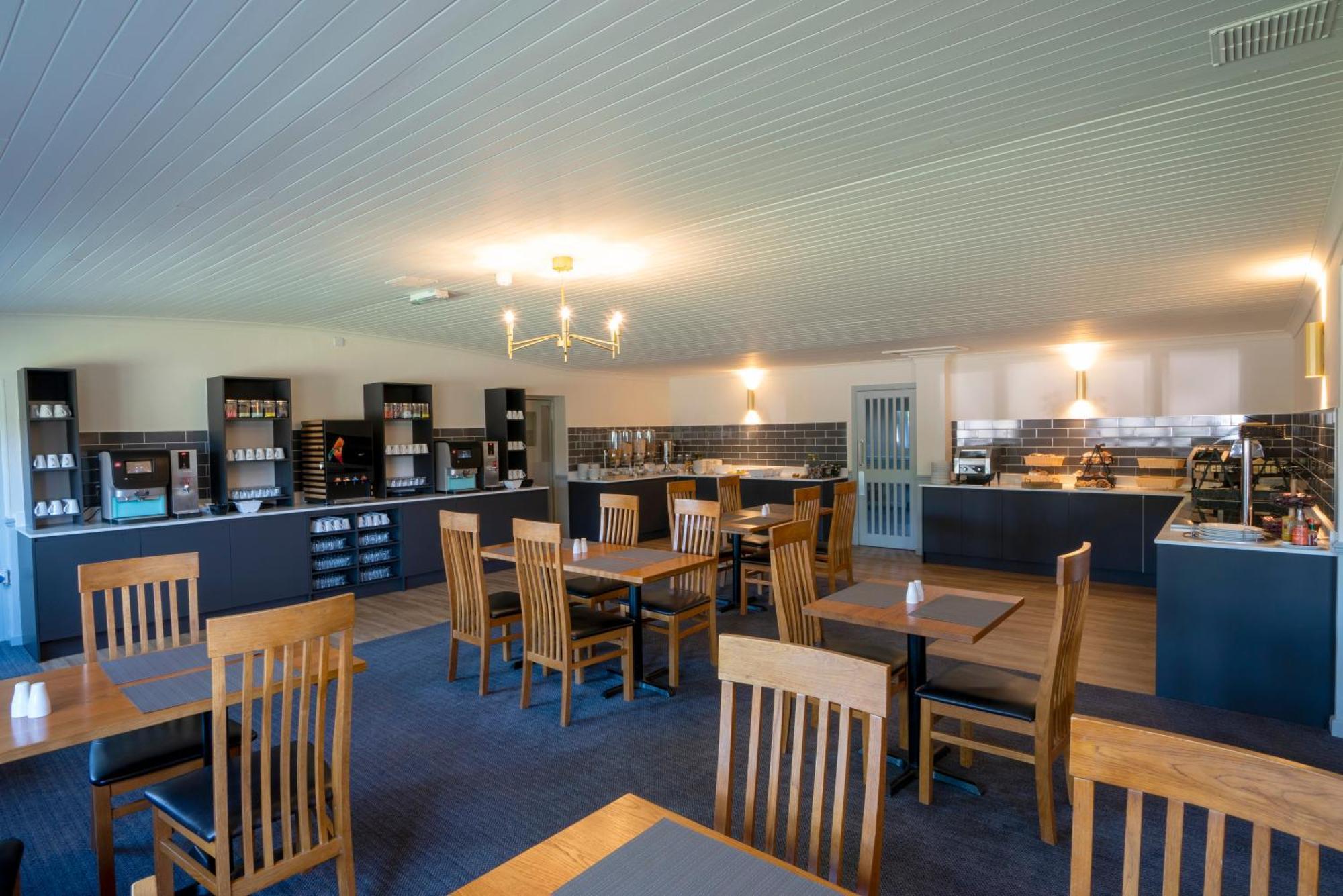 Beaufort Park Hotel Молд Экстерьер фото