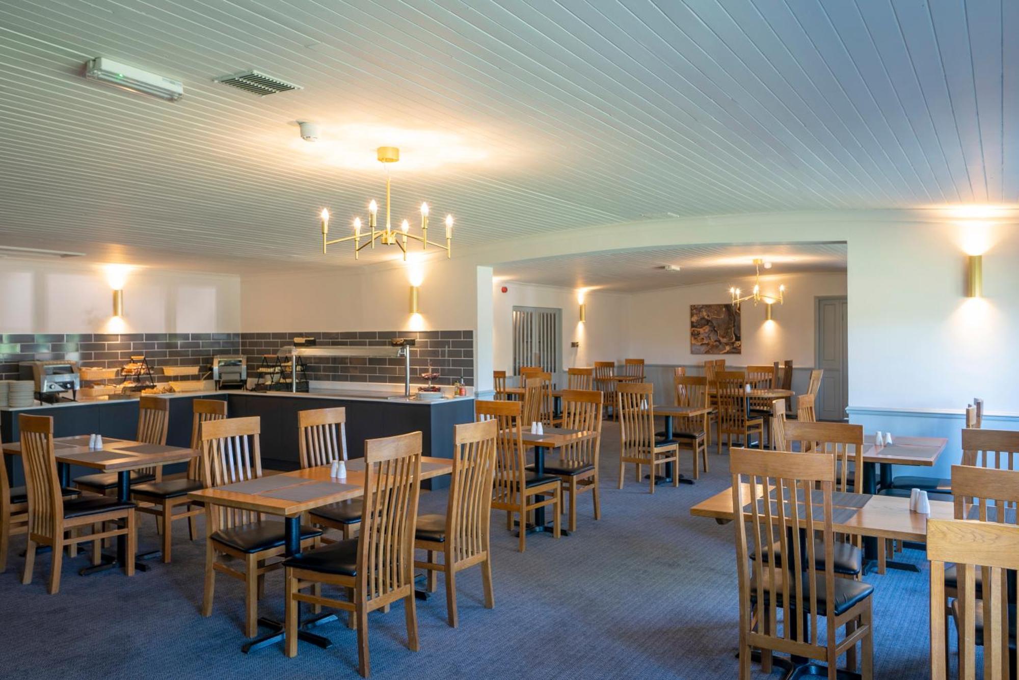 Beaufort Park Hotel Молд Экстерьер фото
