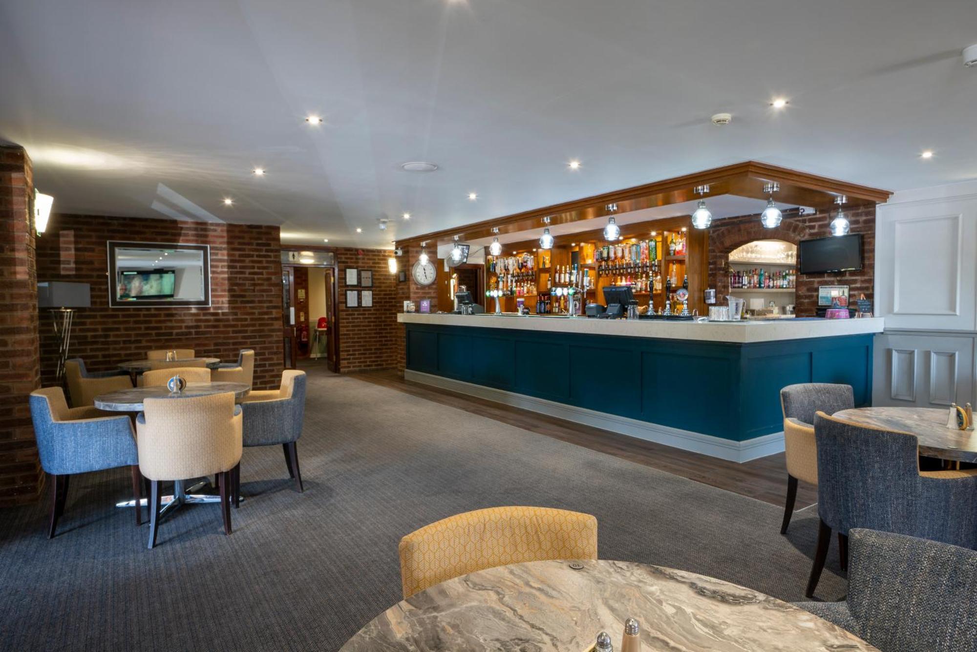 Beaufort Park Hotel Молд Экстерьер фото