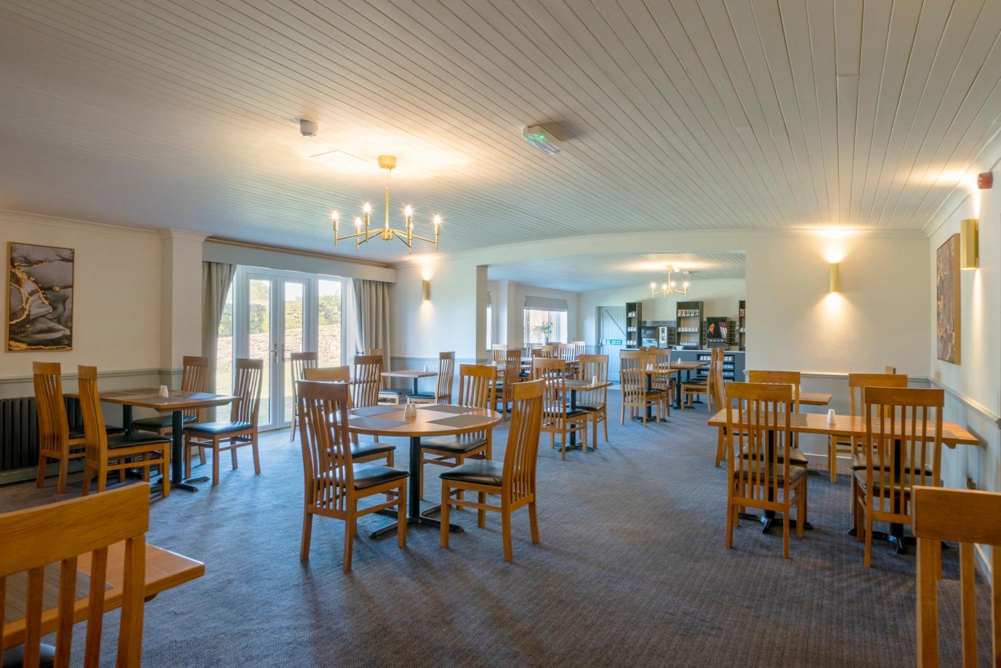 Beaufort Park Hotel Молд Экстерьер фото