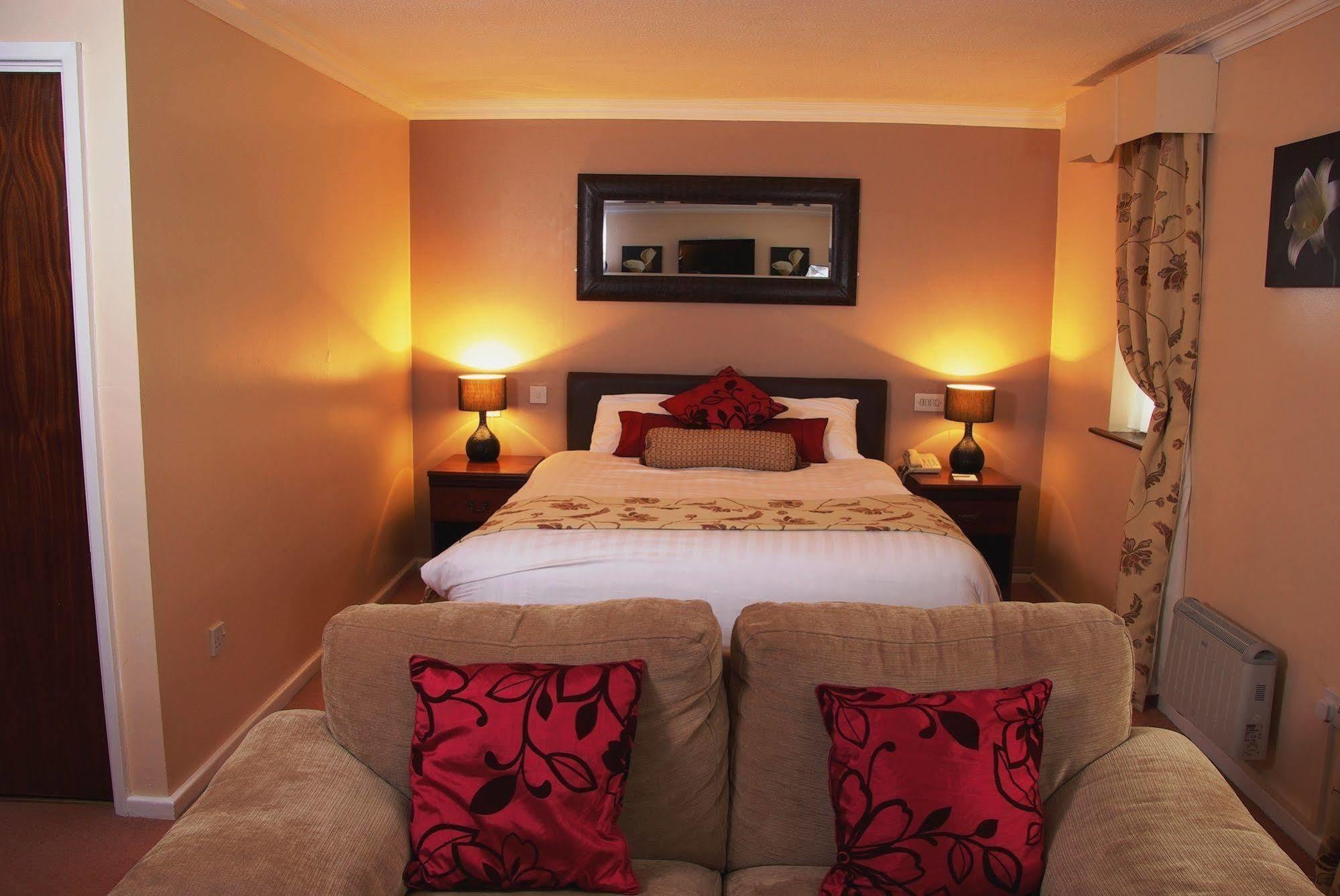 Beaufort Park Hotel Молд Экстерьер фото